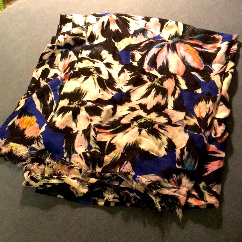 Gorgeous oversize J.Crew floral scarf/shawl/sarong 🌺🌸🌺